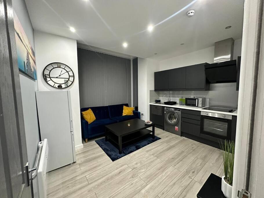 Luxurious 2 Bedroom Flat Beeston Hill エクステリア 写真